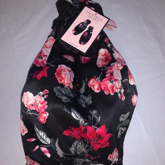 NWT Victoria’s Secret Satin Slippers - Picture 6 of 6
